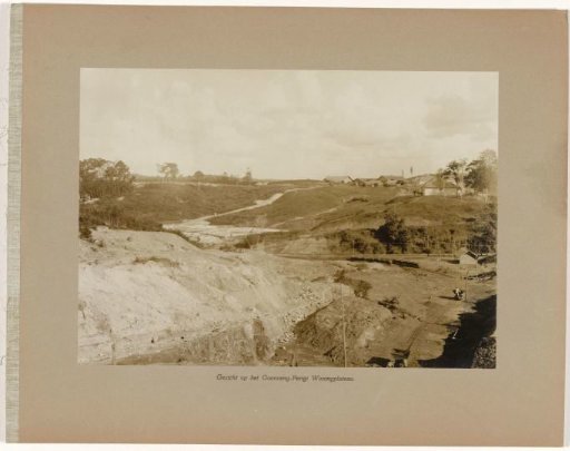 View of the Goenoeng-Perigi Housing Plateau