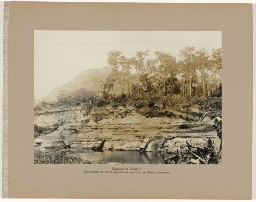 Open-Cast Mine near Tunnel 4. Here the first thousand tons of coal for the Navy were extracted