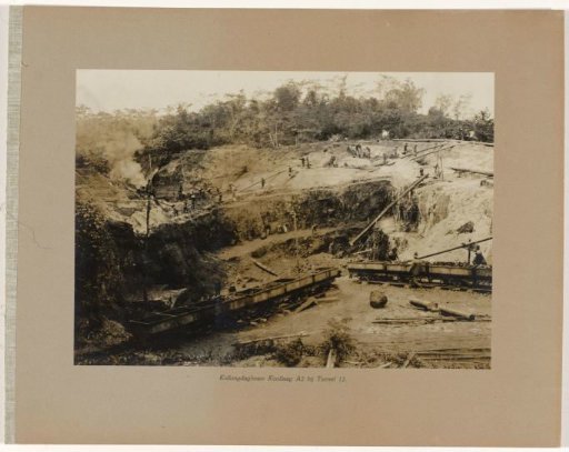 Kollong Open-Cast Mine Coal Seam A2 near Tunnel 12