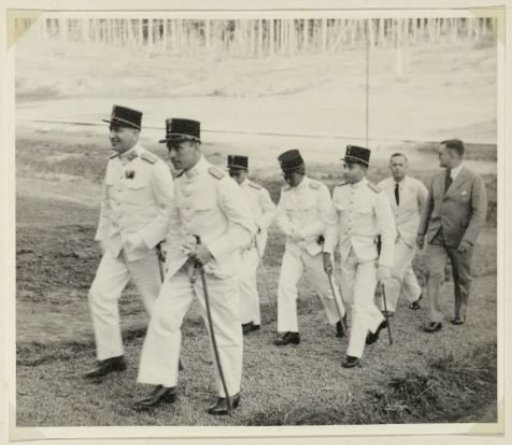 Arrival of a group of soldiers