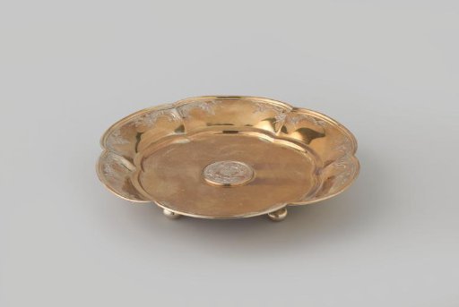 Silver plate from a coffee and tea service of eleven pieces that belonged to J.D. Preuijt (1801-1887), given to him on the occasion of his jubilee in 1873