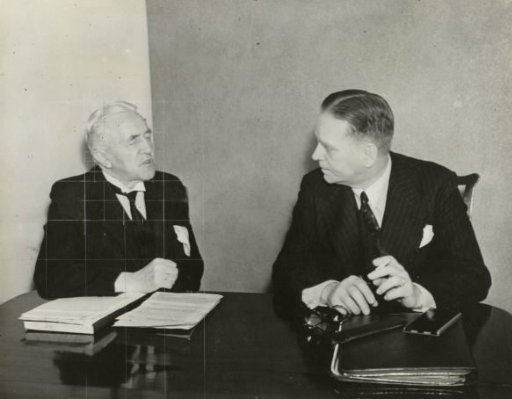 Ministers Bolkestein and Kerstens in conversation.