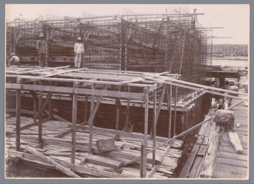Formwork for the 4th and 5th Upper: 12th Caisson at the Demolition Scaffolding, 1st Work