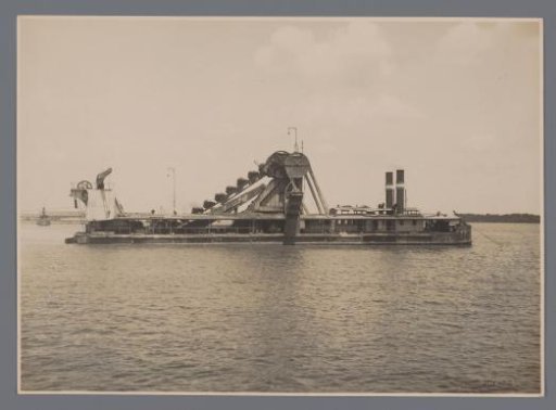Dredger "Madjoe"