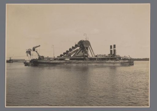 Dredger "Madjoe"