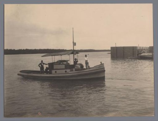 Motorboat "Kromhout"
