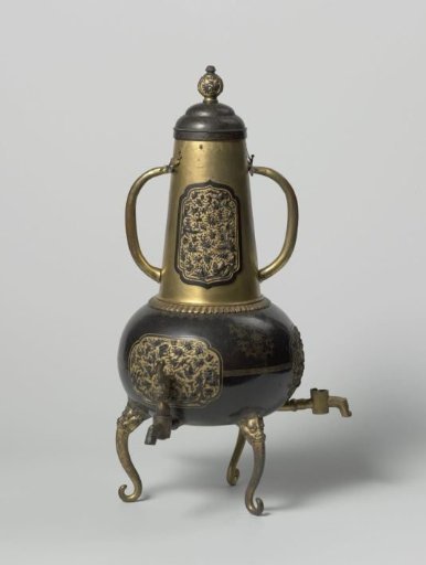 Coffee urn