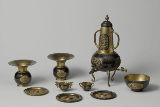 Tonkin porcelain service