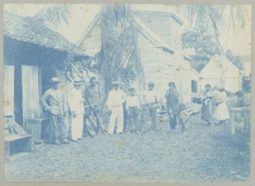 Surinamese Caribbeans on a courtyard in the Saramaccastraat, Paramaribo
