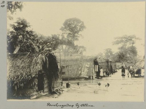 Marron village near Albina