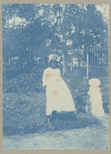 Afro-Surinamese girl at the Stuivers Cemetery