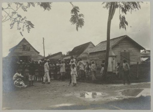Hindustani Contract Laborers in the Immigrant Depot