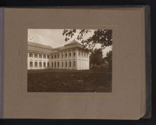 Right wing of the front facade of S.T.O.V.I.A.