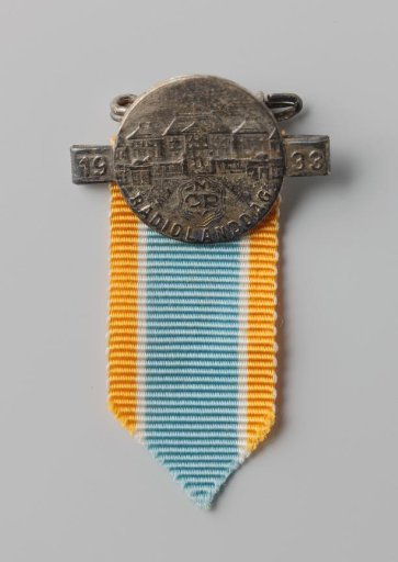 Lapel pin of the Radioland Day of the NCRV