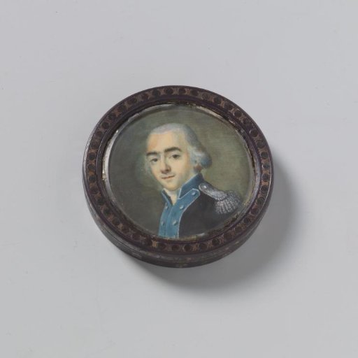 Lid of a lacquer box with the portrait of Herman Willem Daendels