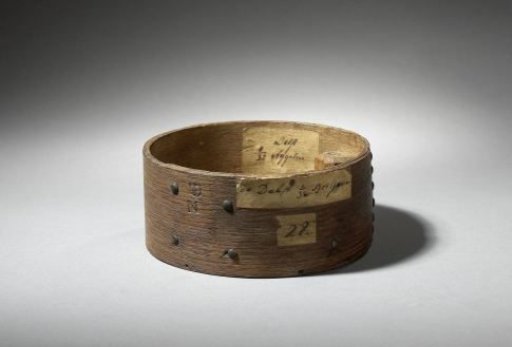Measure of a 1/32 bushel from Delft