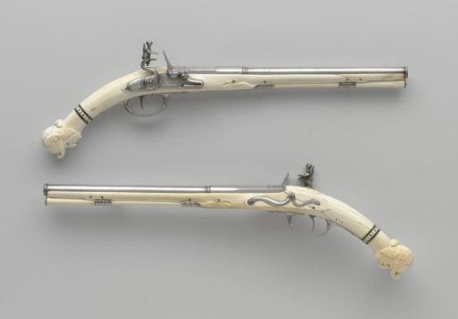 Flintlock pistol with ivory drawer
