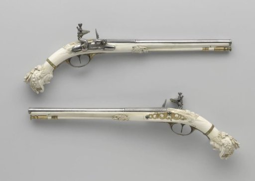 Flintlock pistol with ivory drawer