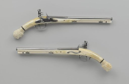 Flintlock pistol with ivory drawer