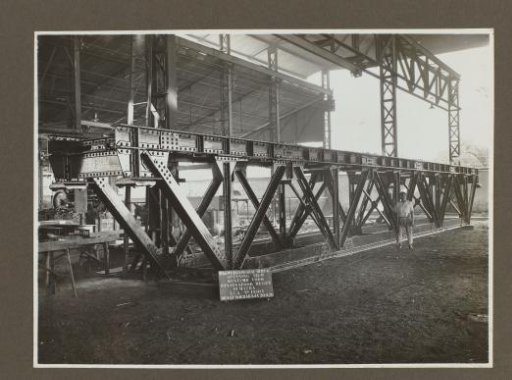 Truss bridge girder