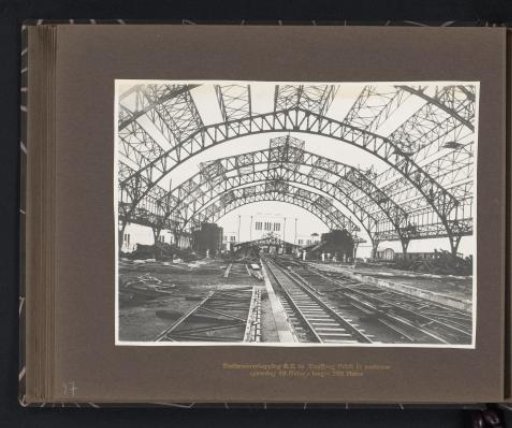 Station Canopy S.S. at Tandjong Priok Under Construction / Span 40 Meters - Length 200 Meters