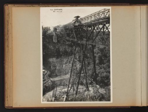 Railway bridge over the Ci Somang under construction