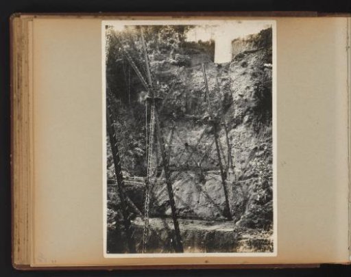 Railway bridge over the Ci Somang under construction