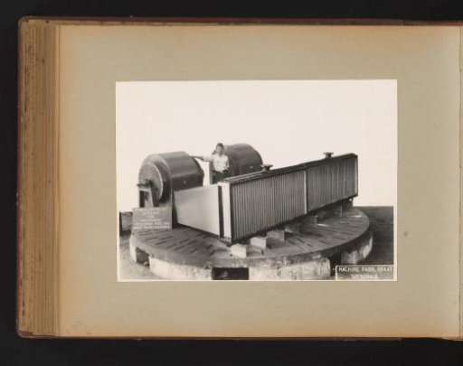 Steam engine with fan