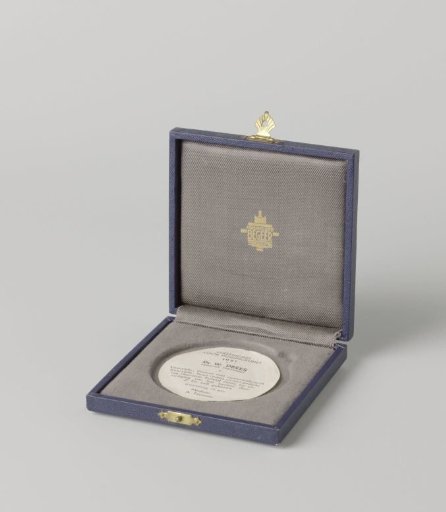 Box containing the medal of Dr. W. Drees, Prime Minister