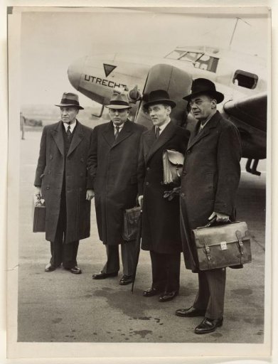 Prime Minister Schermerhorn arrives in London for talks on the future of the Dutch East Indies with his colleague Attlee