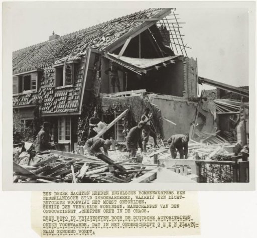 Houses hit by English bombs