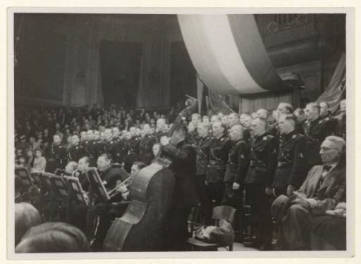 Choral performance of the WA