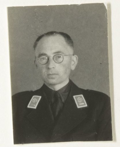 Portrait of a member of the NSB