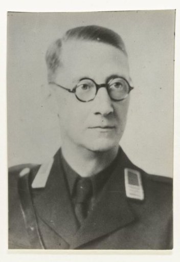 Portrait of a member of the NSB