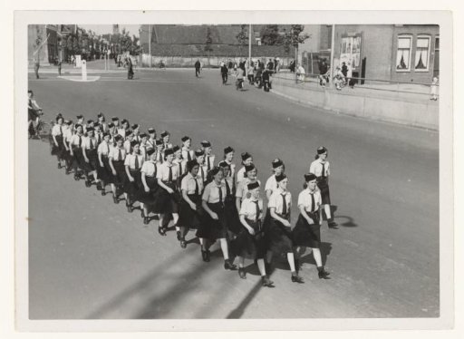 Procession of girls of the Youth Storm