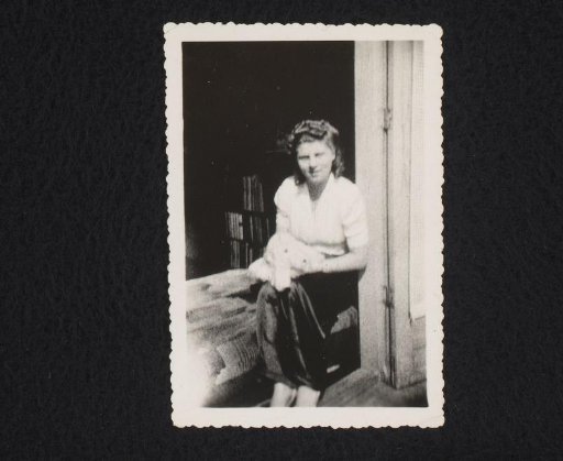 Thea Seated