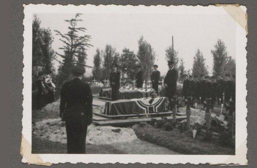 Soldiers at the funeral of three fallen soldiers