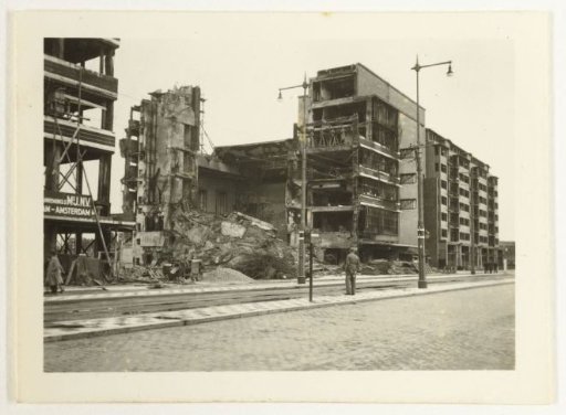 Bombed west facade of Magazijn de Bijenkorf on Schiedamse Vest, Rotterdam