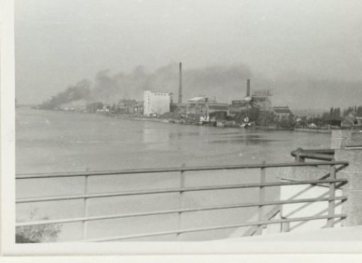 Quay of Zwijndrecht seen from the bridge between Dordrecht and Zwijndrecht