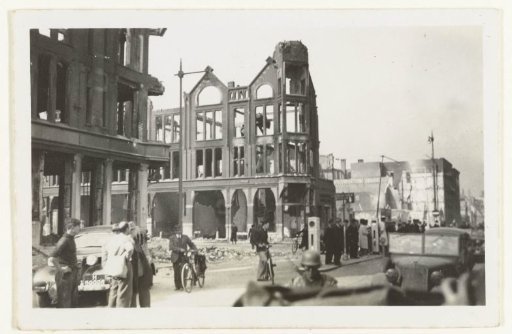 View of the corner of Rederijstraat and Boompjes with burnt houses