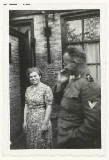 Wehrmacht soldier and a Dutch woman