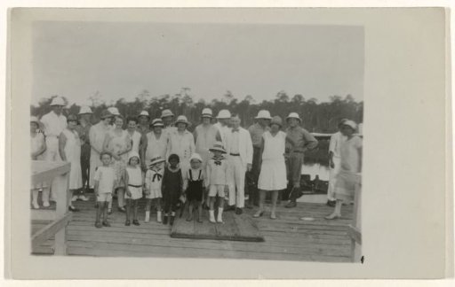Group photo on the quay