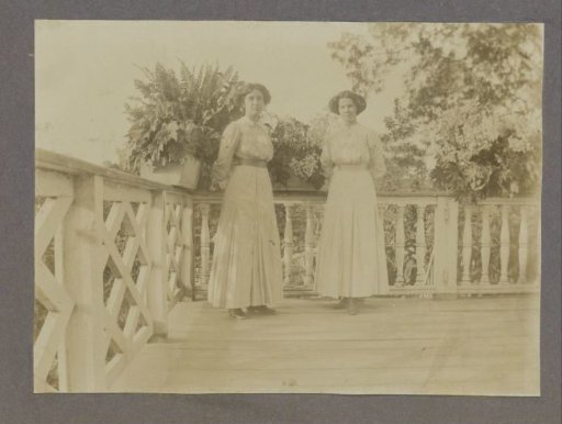Maria Gonggrijp and Sacha Croese