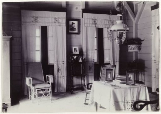Living room in the official residence of physician Jacob Evert Wesenhagen