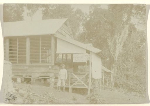 Jacob Evert Wesenhagen in front of his official residence in the camp at the Maäboberg