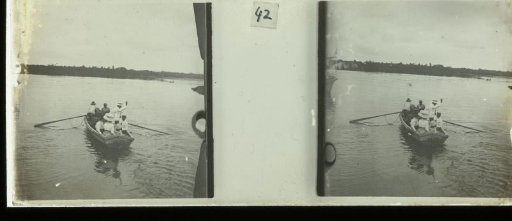 Visitors departing from Plantage Accaribo