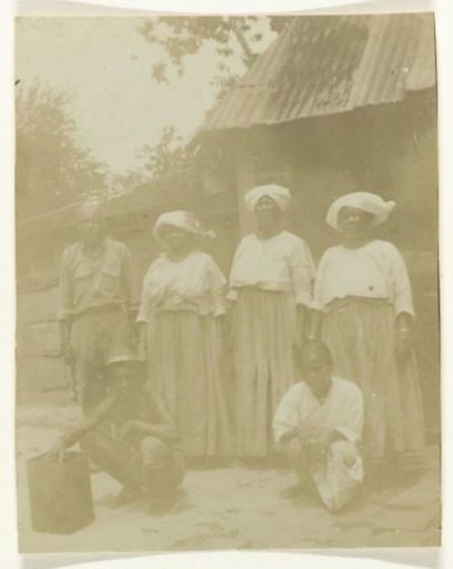 Workers on Accaribo plantation in Suriname