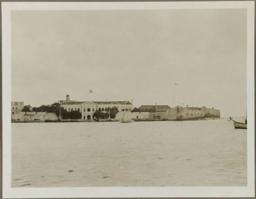 Government House and fort in Willemstad