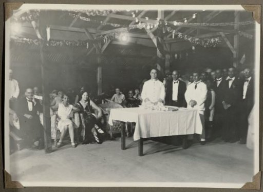 Festive gathering with Dutch and Surinamese people