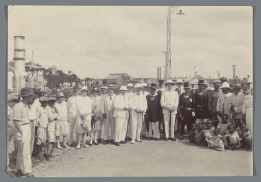Group photo at the factory in Moengo
